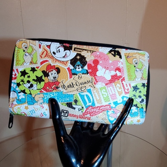 Disney Handbags - Walt Disney World Wallet Disney Handbags - Walt Disney World Wallet